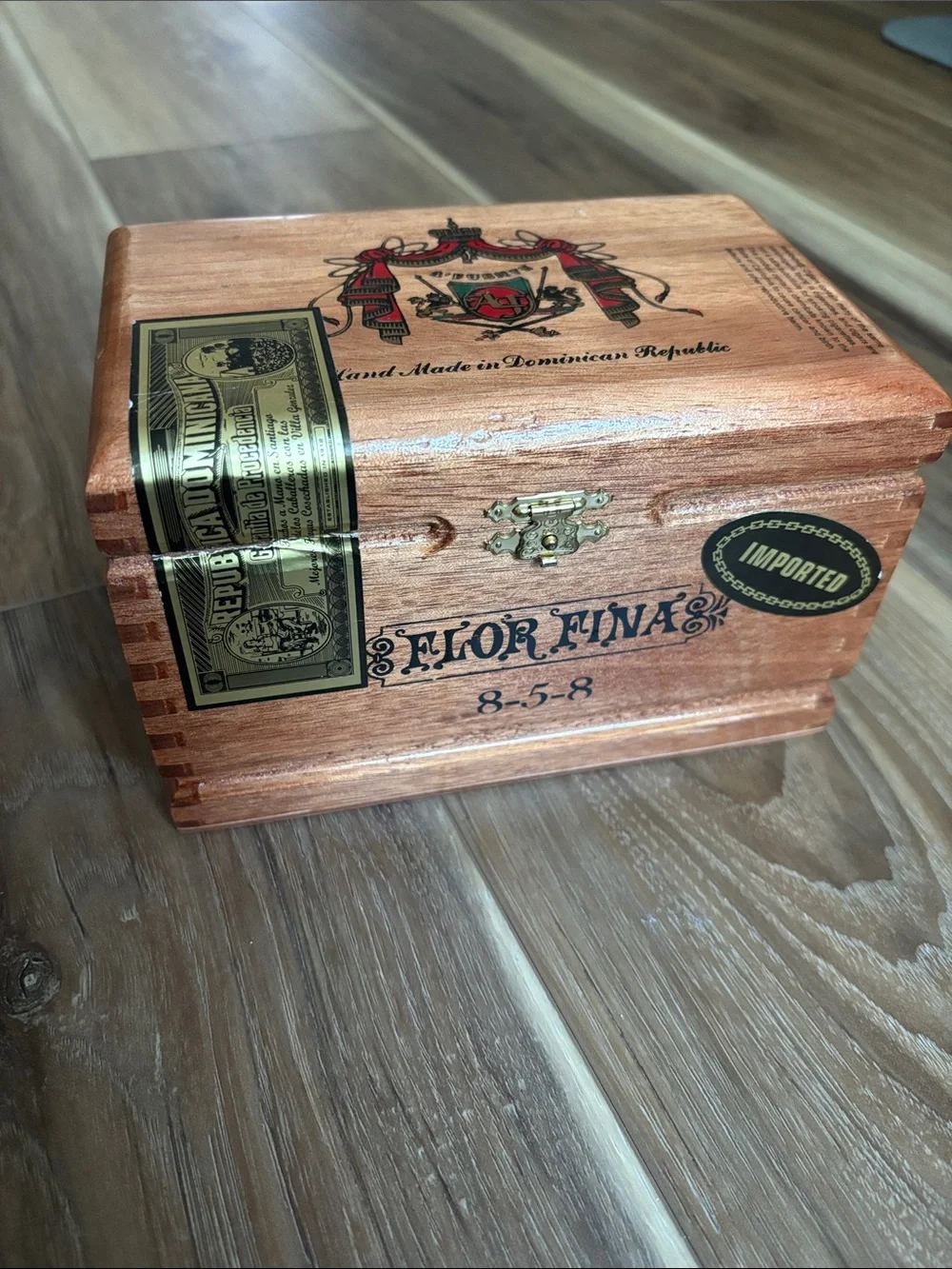 Flor Fina Wooden Cigar Box with Gold Labels